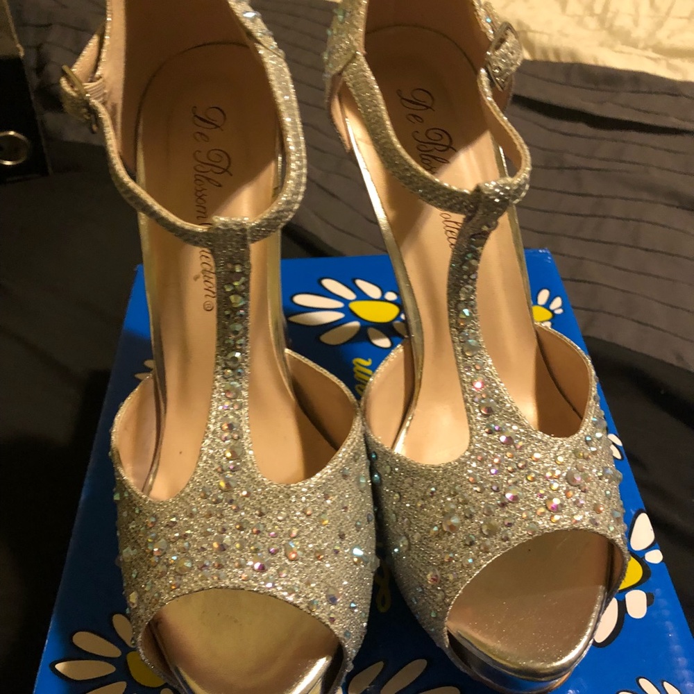 T Strap Glitter Rhinestone Peep Toe Dress Sandal